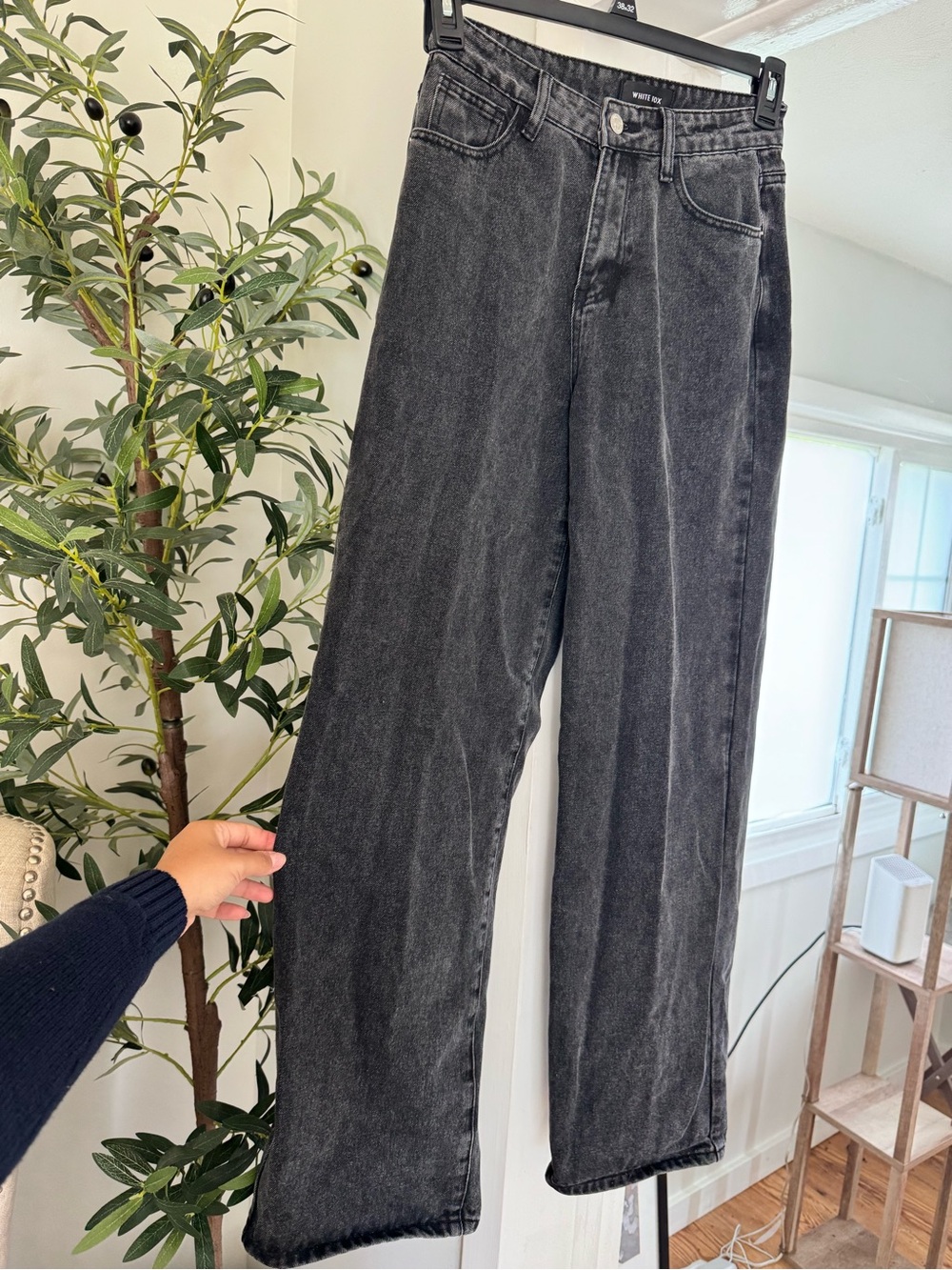 White Fox Boutique Wide Leg High-Rise Baggy Jeans - Black Size Small